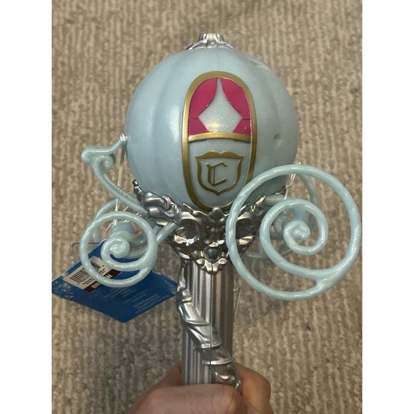 Disney Cinderella Carriage Bubble Wand New with Tags Light Up Sealed - Picture 7 of 7